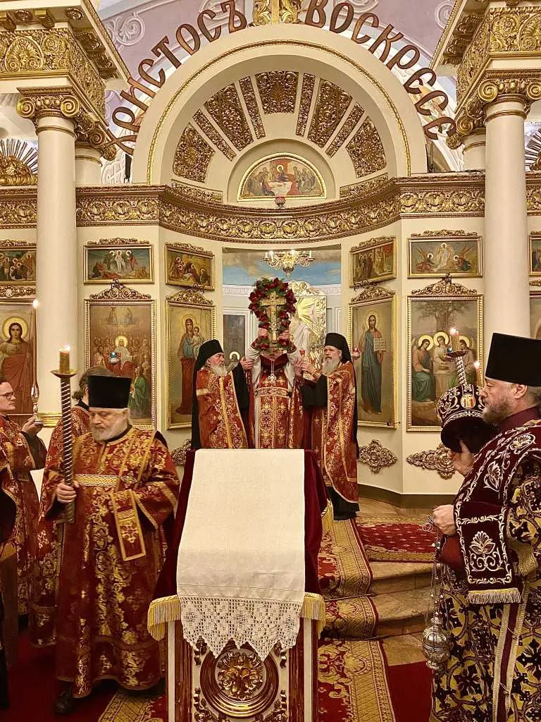 В Даниловом монастыре прошли торжественные богослужения праздника Воздвижения Креста Господня