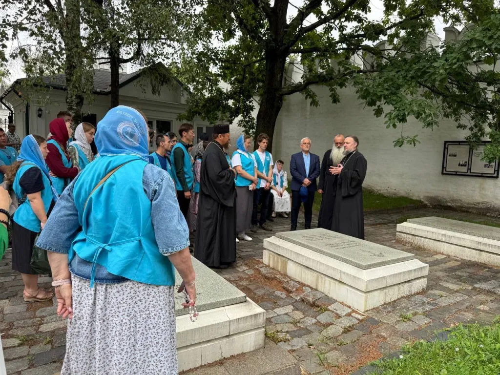 Участники XVII Международного съезда «Содружество православной молодежи» посетили Данилов монастырь