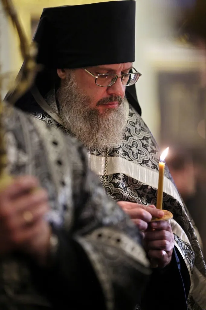 В канун Великой Субботы епископ Алексий возглавил утреню с чином погребения в Даниловой обители