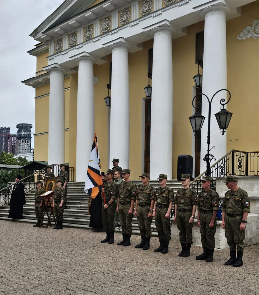 В Даниловом монастыре совершен молебен перед иконами, которые будут переданы в зону проведения СВО