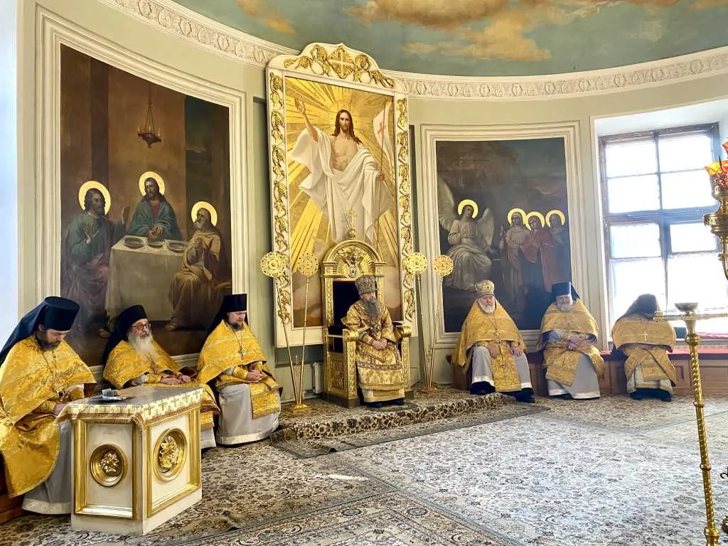 Божественная Литургия в Троицком соборе Данилова монастыря в Неделю о блудном сыне