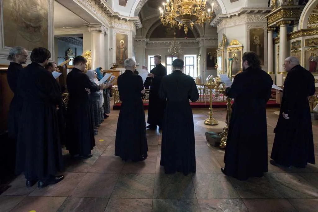 Сотрудники Данилова монастыря поздравили наместника обители с Днем Тезоименитства