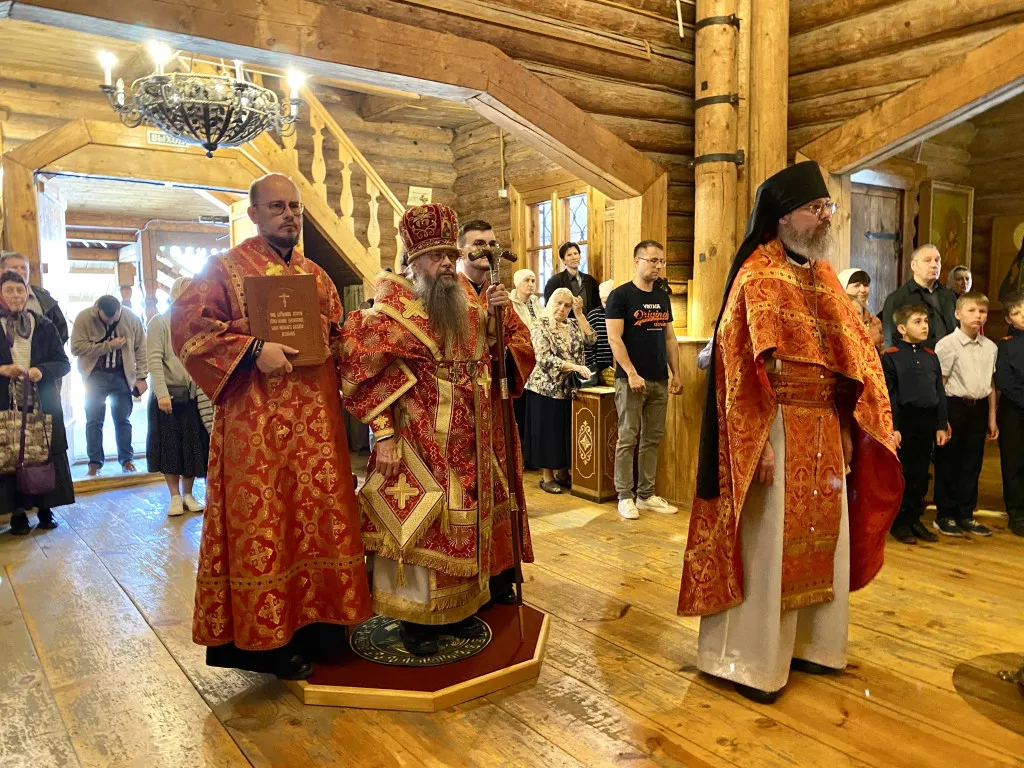 Епископ Алексий возглавил престольные торжества в храме святителя Николая Чудотворца в Измайловском Кремле