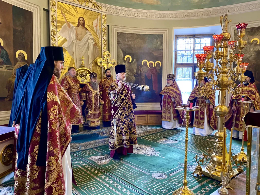 Обитель князя Даниила встретила праздник Воздвижения Честного и Животворящего Креста Господня