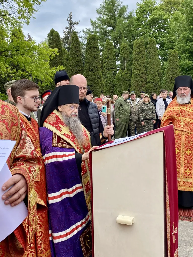 Епископ Алексий совершил освящение мобильной часовни для военнослужащих