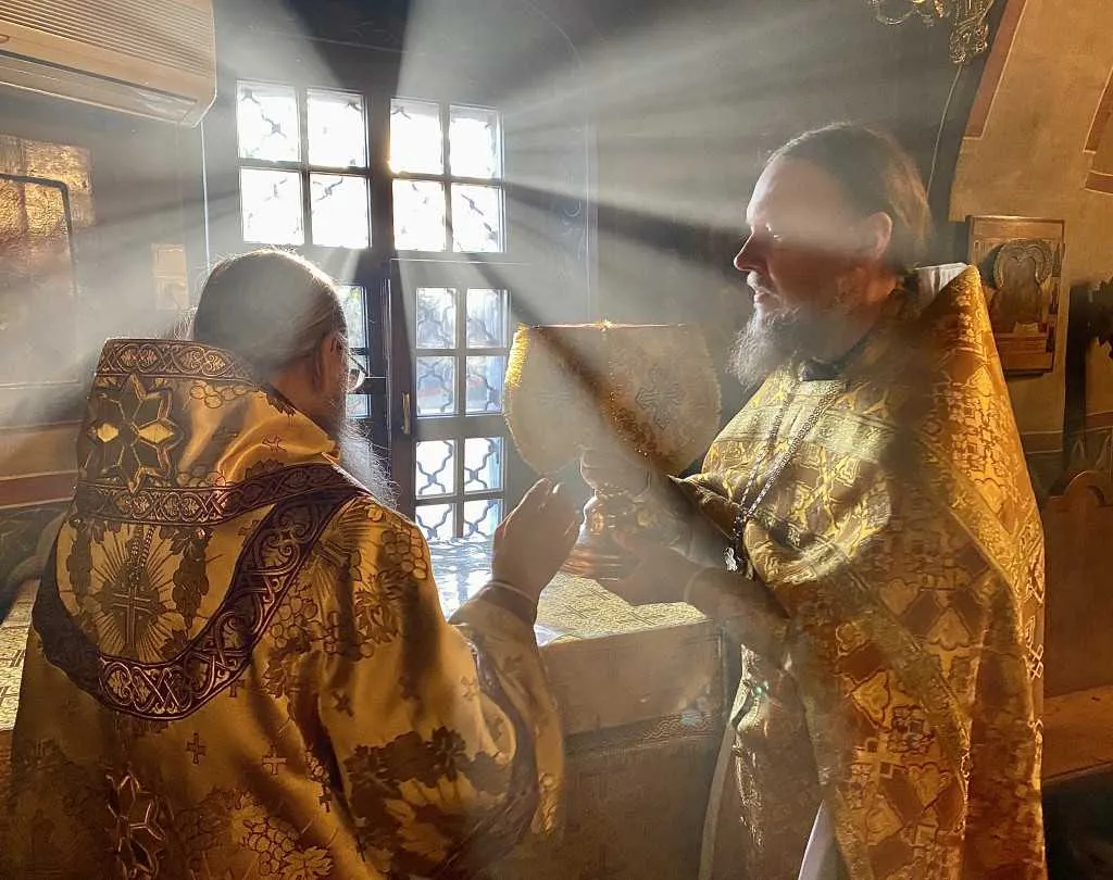 В Даниловом монастыре прошли богослужения воскресного дня