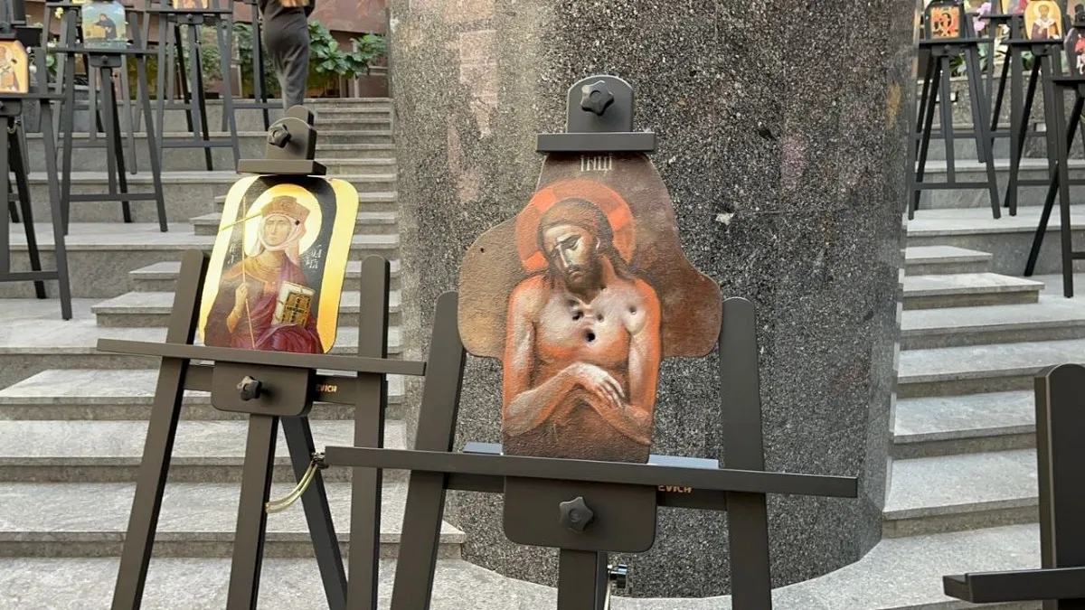 Насельник обители иеромонах Михей (Гулевский) принял участие в открытии выставки икон в МИД России, написанных на пластинах бронежилетов