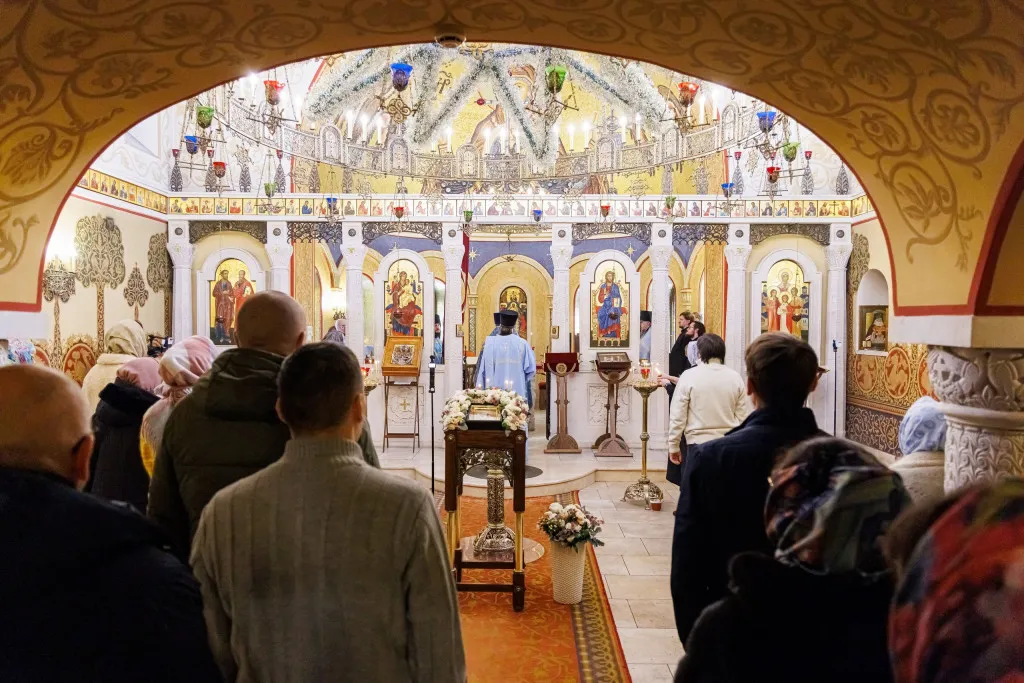 Епископ Алексий доставил икону Божией Матери «Целительница» в храм при НМИЦ ДГОИ им. Дмитрия Рогачева