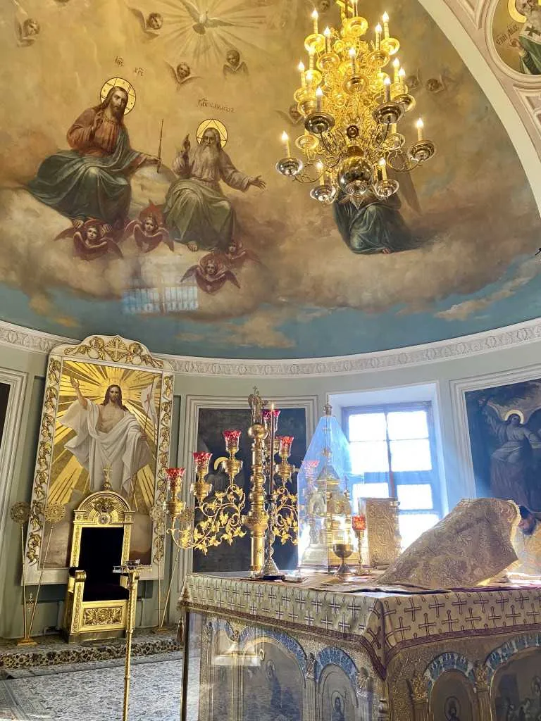 Божественная Литургия в Троицком соборе Данилова монастыря в Неделю о блудном сыне