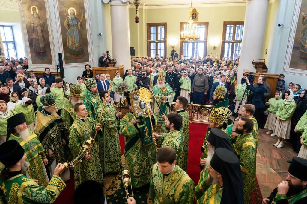 В Неделю сыропустную, день памяти благоверного князя Даниила Московского, Святейший Патриарх Кирилл совершил Литургию в Даниловом ставропигиальном монастыре