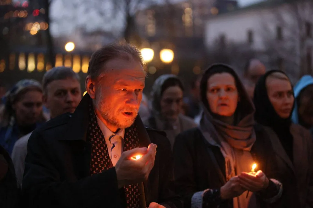 В канун Великой Субботы епископ Алексий возглавил утреню с чином погребения в Даниловой обители