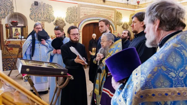 Епископ Алексий доставил икону Божией Матери «Целительница» в храм при НМИЦ ДГОИ им. Дмитрия Рогачева