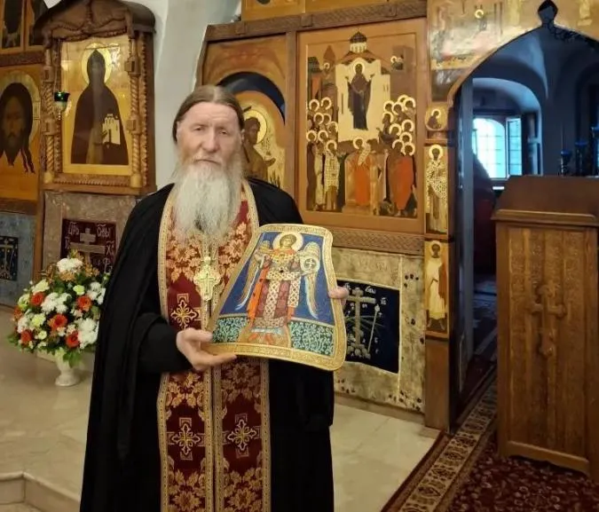 В Даниловом монастыре освятили иконы, изображенные на бронежилетах воинов-участников специальной военной операции