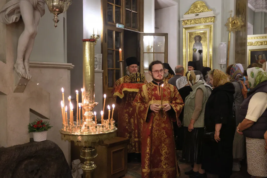 В Даниловой обители прошли торжественные богослужения праздника Воздвижения Креста Господня