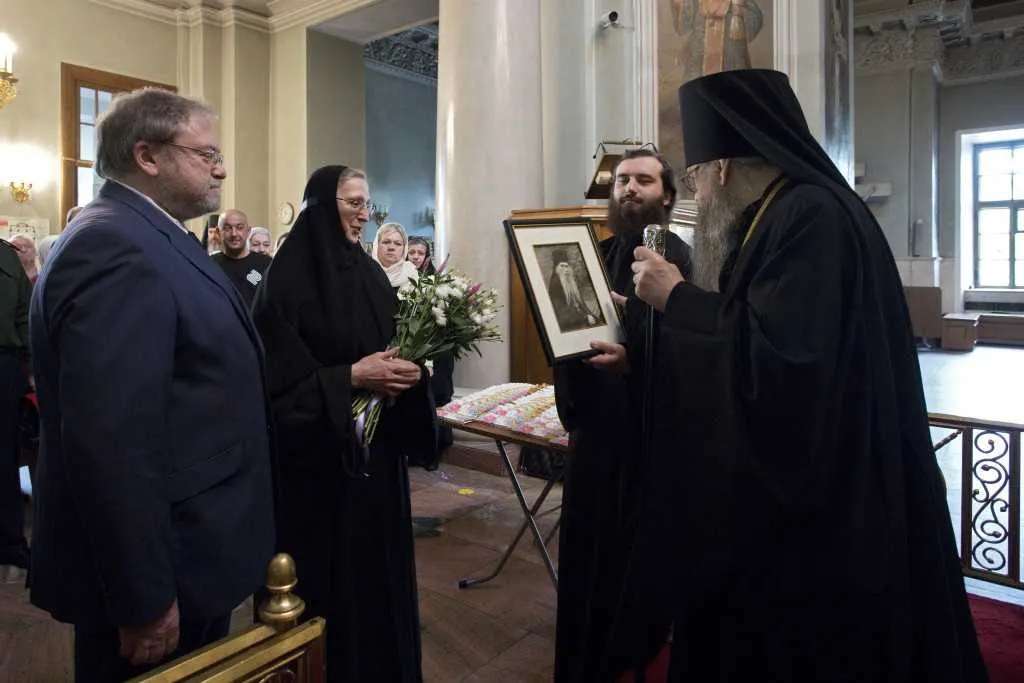 Сотрудники Данилова монастыря поздравили наместника обители с Днем Тезоименитства