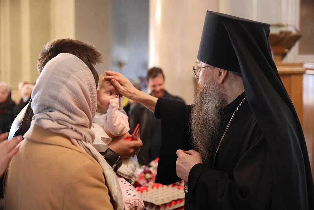 Сотрудники Данилова монастыря поздравили наместника обители с Пасхой Христовой