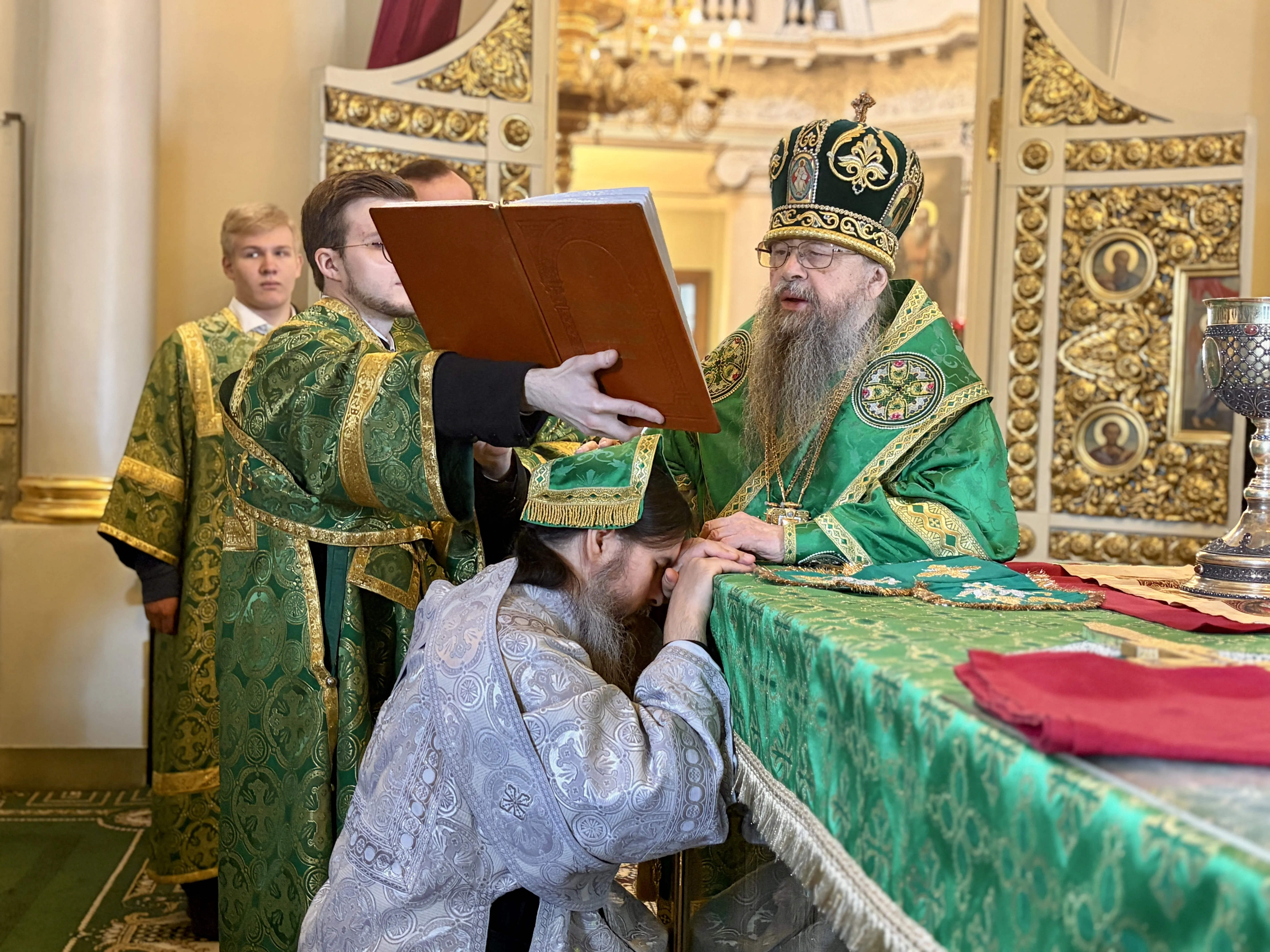 Епископ Алексий совершил дьяконскую хиротонию насельника Данилова монастыря