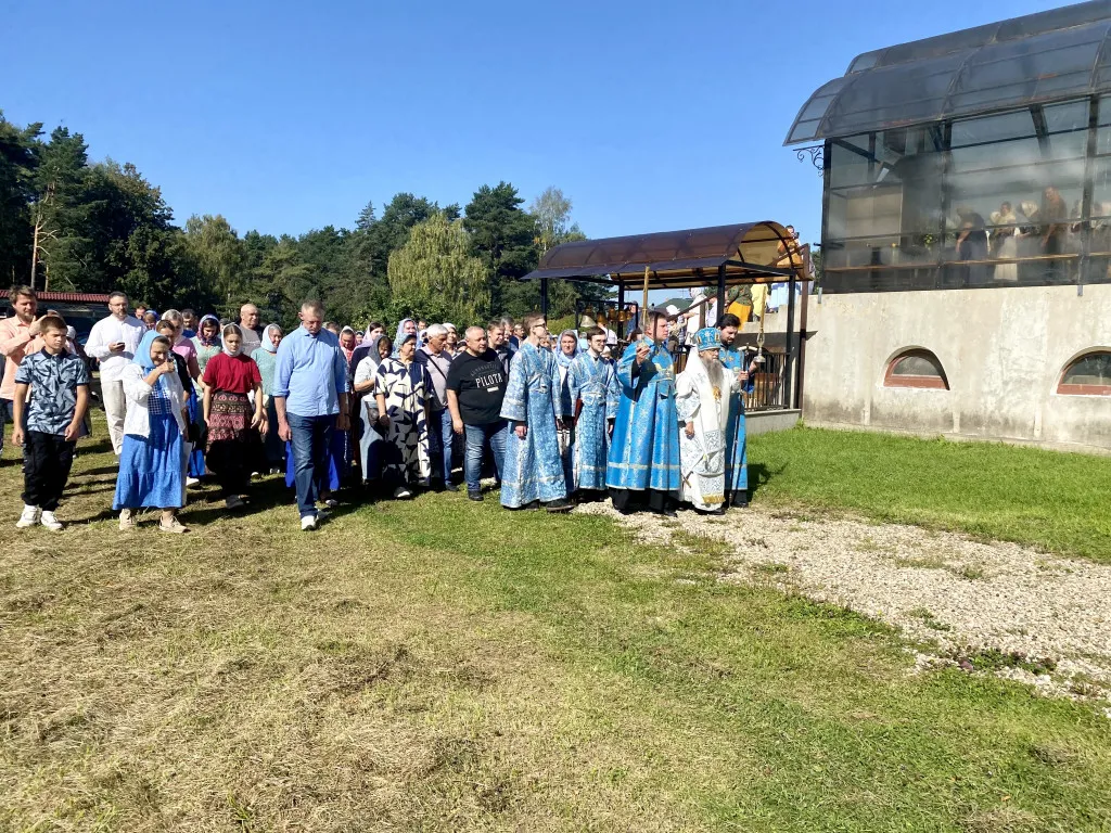 На подворье Данилова монастыря в честь иконы Божией Матери "Всецарица" встретили престольный праздник