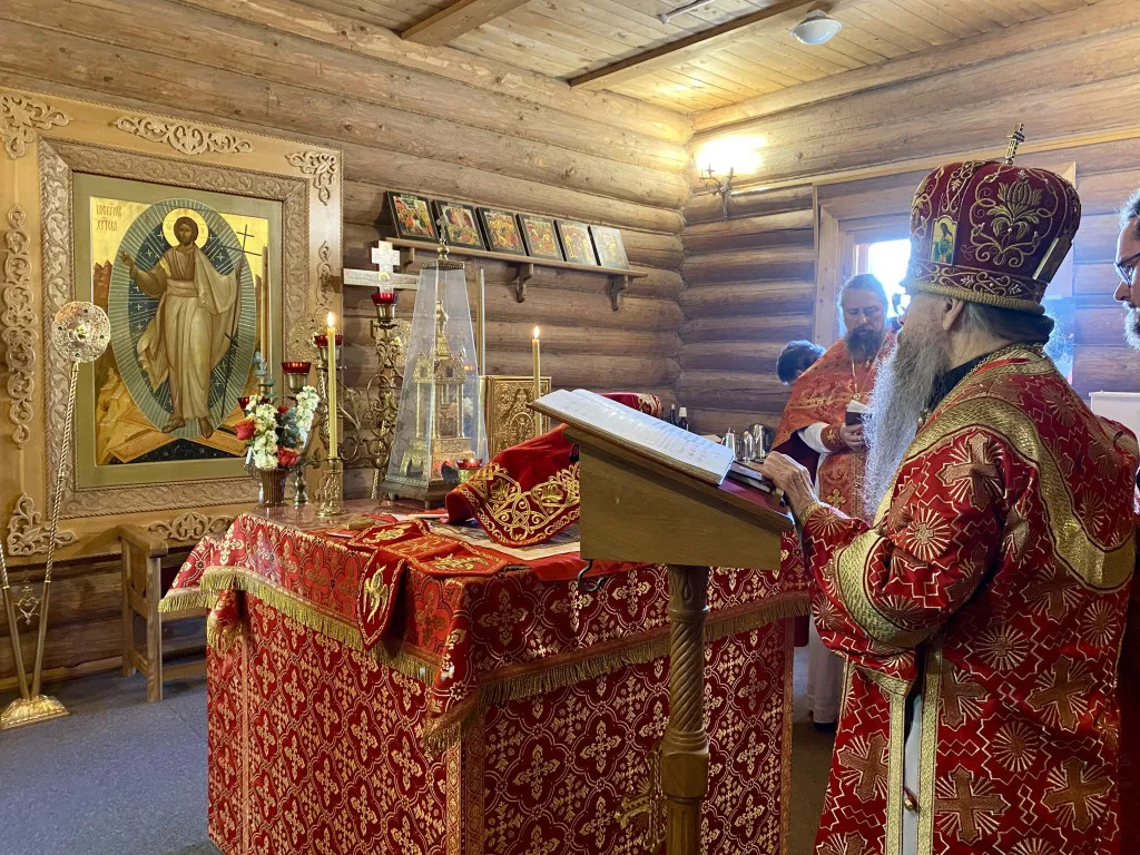 Епископ Алексий возглавил престольные торжества в храме святителя Николая Чудотворца в Измайловском Кремле