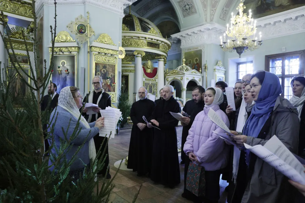 Сотрудники Даниловой обители поздравили епископа Алексия с праздником Рождества Христова