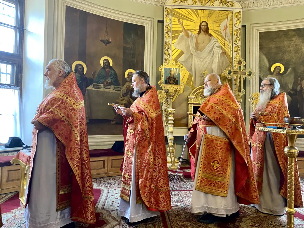 Божественная Литургия в Троицком соборе в Неделю 5-ю по Пасхе, о самаряныне