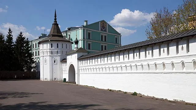 Стены и башни Данилова монастыря