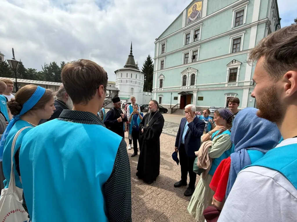 Участники XVII Международного съезда «Содружество православной молодежи» посетили Данилов монастырь