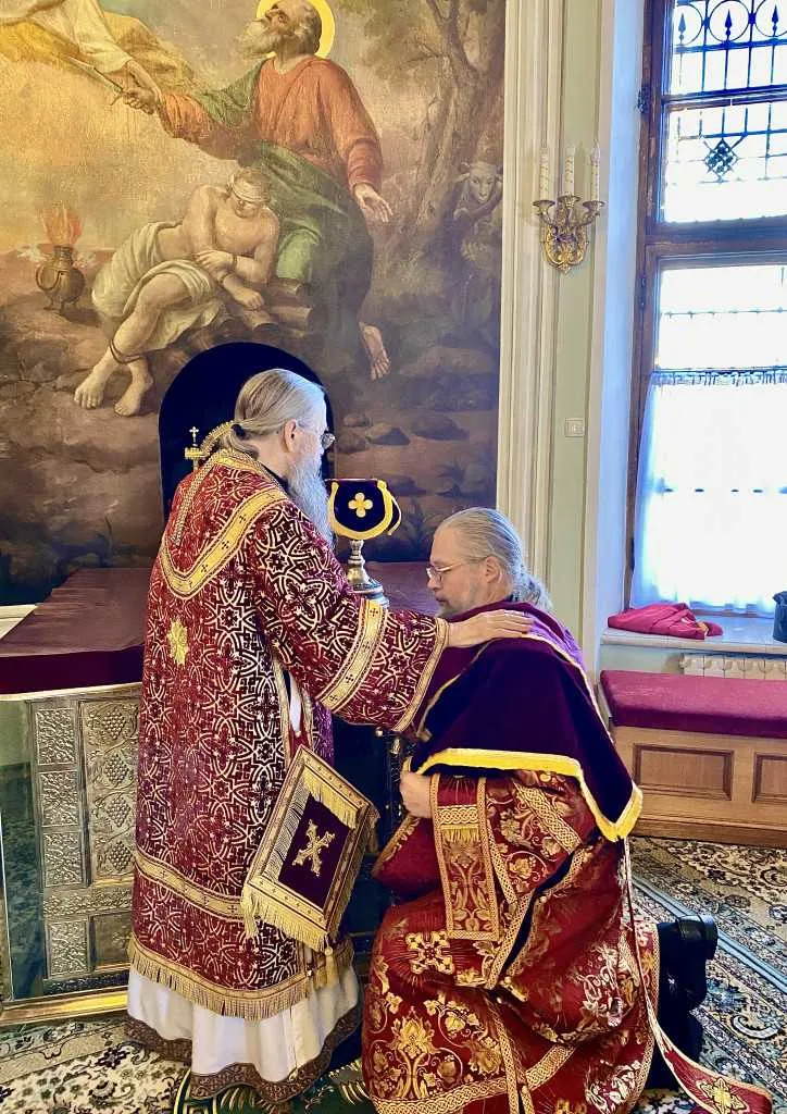 В Даниловом монастыре прошли торжественные богослужения праздника Воздвижения Креста Господня