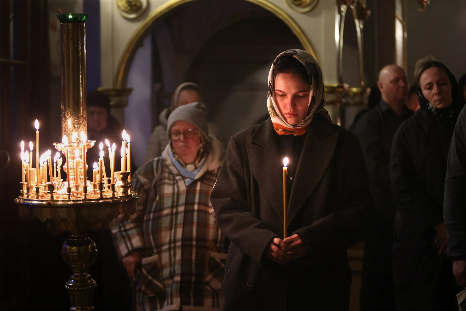 В Даниловом монастыре совершена утреня Великого Пятка с чтением двенадцати  Страстных Евангелий