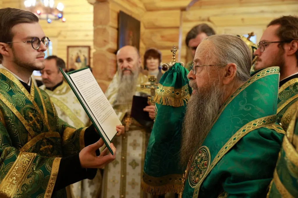 Епископ Солнечногорский Алексий возглавил престольный праздник храма в честь преподобного Силуана Афонского на подворье Зачатьевского монастыря в Барвихе