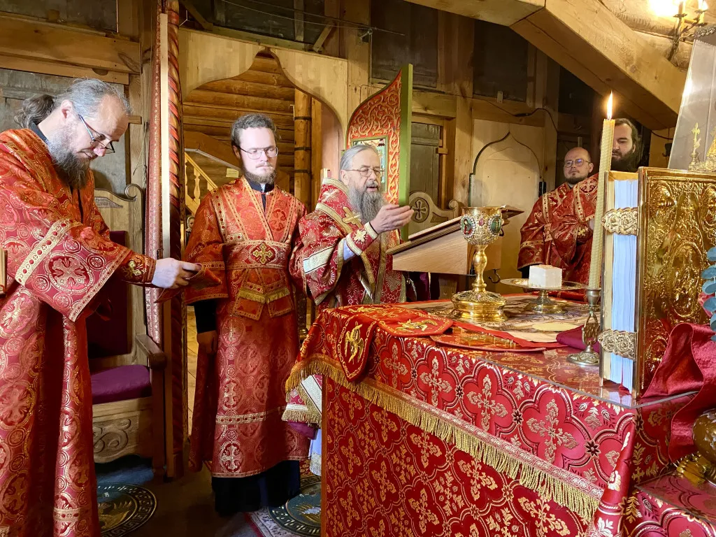 Епископ Алексий возглавил престольные торжества в храме святителя Николая Чудотворца в Измайловском Кремле