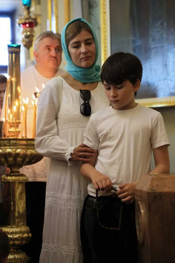 Торжественное богослужение в Неделю 5-ю по Пасхе, день памяти святителя Алексия Московского