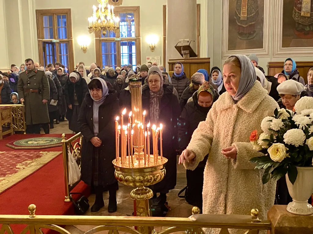 Божественная Литургия в Троицком соборе в Неделю 26-ю по Пятидесятнице