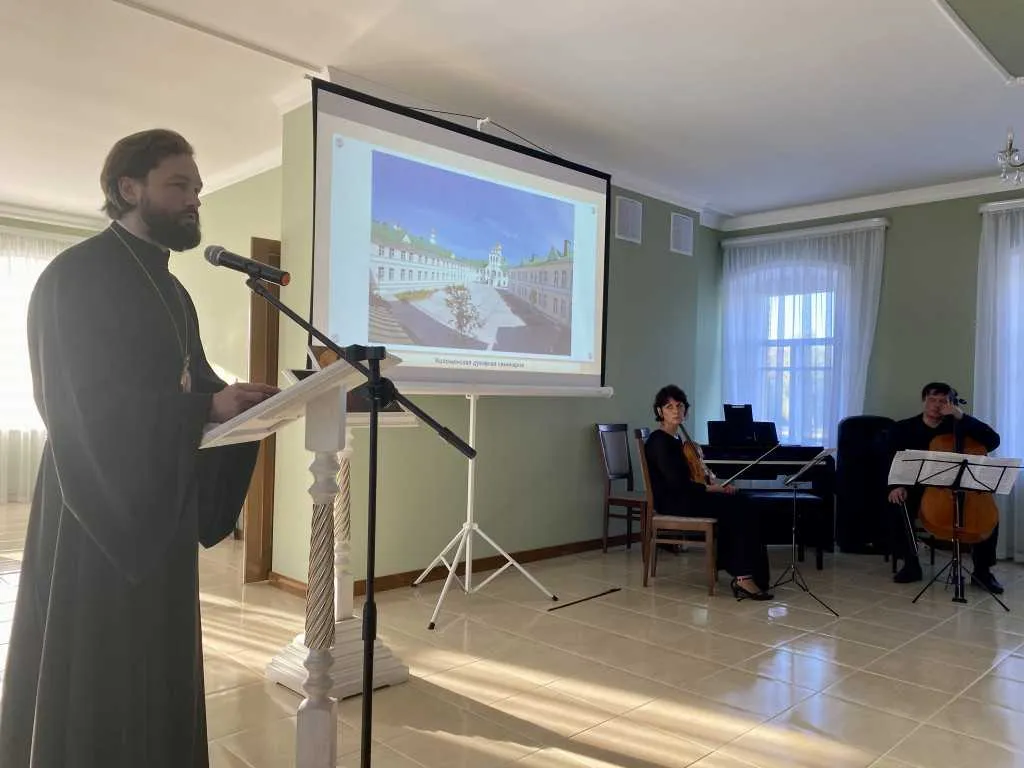 Наместник Данилова монастыря посетил г. Кашин