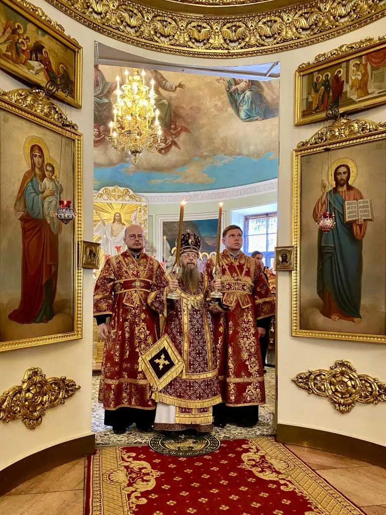 В Даниловом монастыре прошли торжественные богослужения праздника Воздвижения Креста Господня