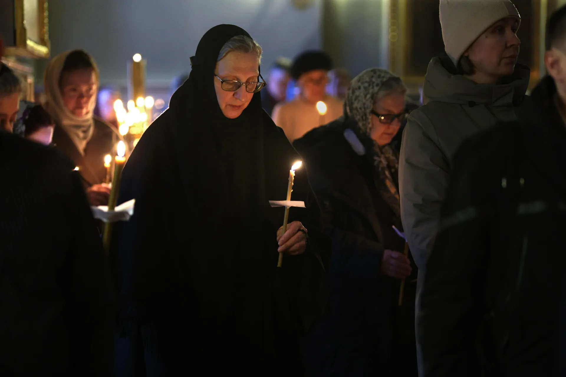В Даниловом монастыре совершена утреня Великого Пятка с чтением двенадцати  Страстных Евангелий