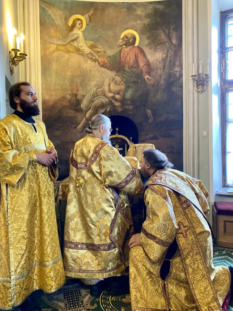 В Даниловой обители молитвенно отметили шестую годовщину архиерейской хиротонии наместника