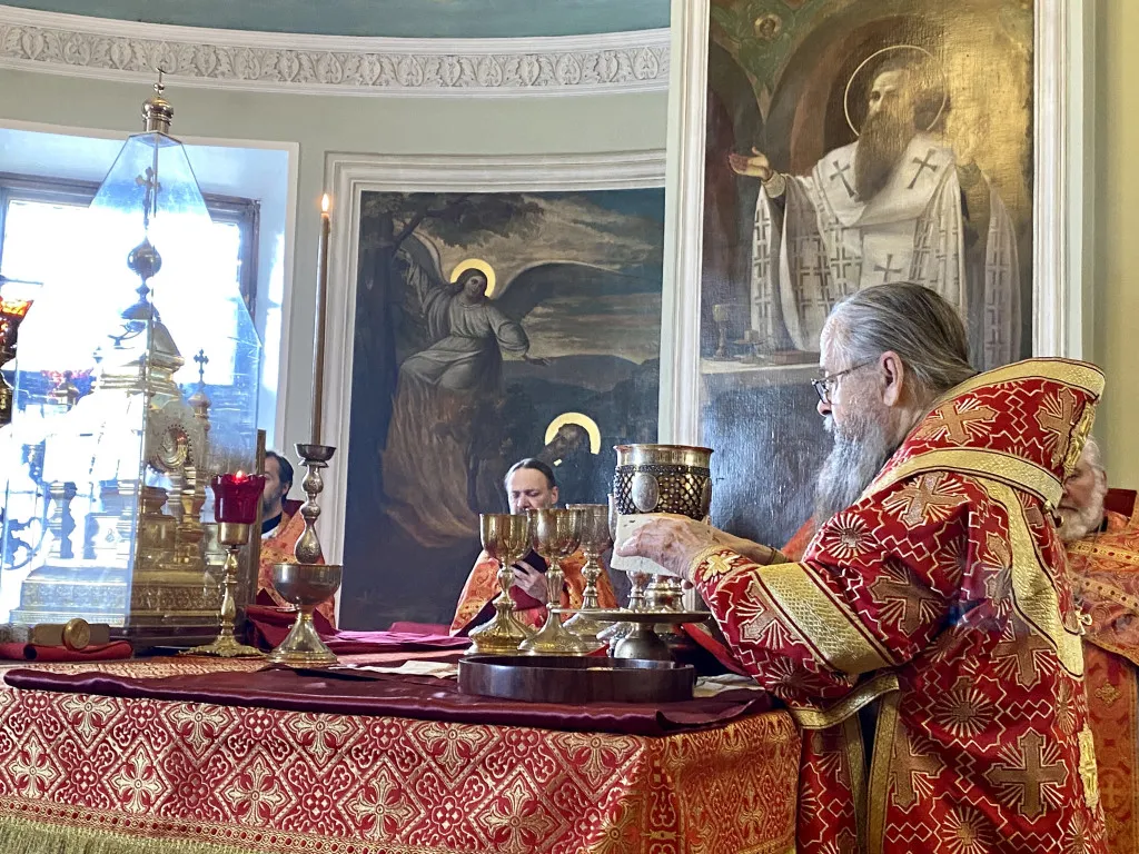 Божественная Литургия в Троицком соборе в Неделю 5-ю по Пасхе, о самаряныне