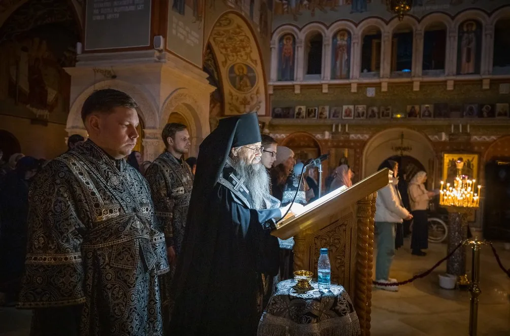 Во вторник первой седмицы Великого поста епископ Алексий совершил чтение Великого канона преп. Андрея Критского в Зачатьевском монастыре