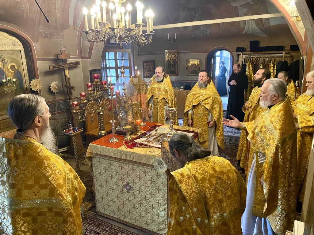 Божественная Литургия в Даниловой обители в Неделю 13-ю по Пятидесятнице