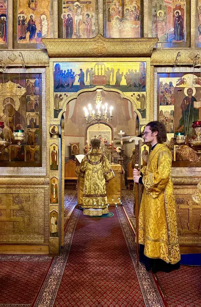 В Даниловом монастыре прошли богослужения воскресного дня