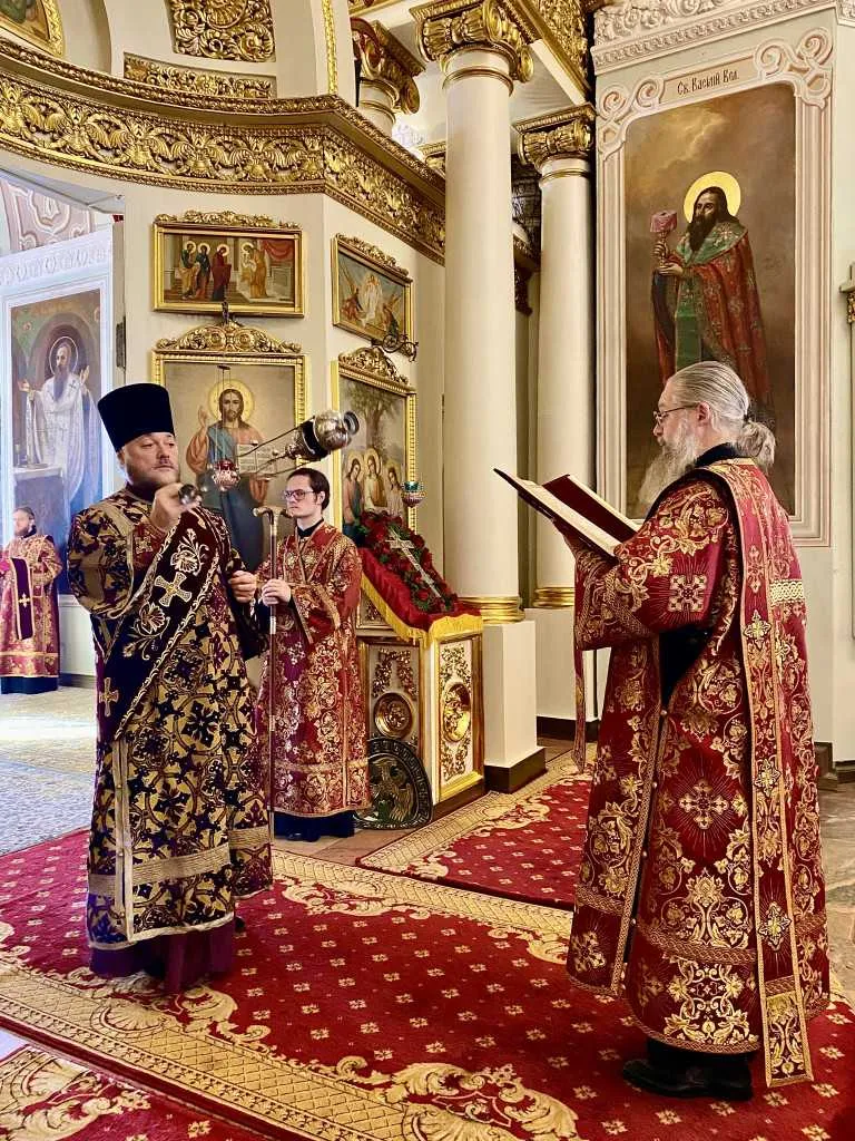 В Даниловом монастыре прошли торжественные богослужения праздника Воздвижения Креста Господня