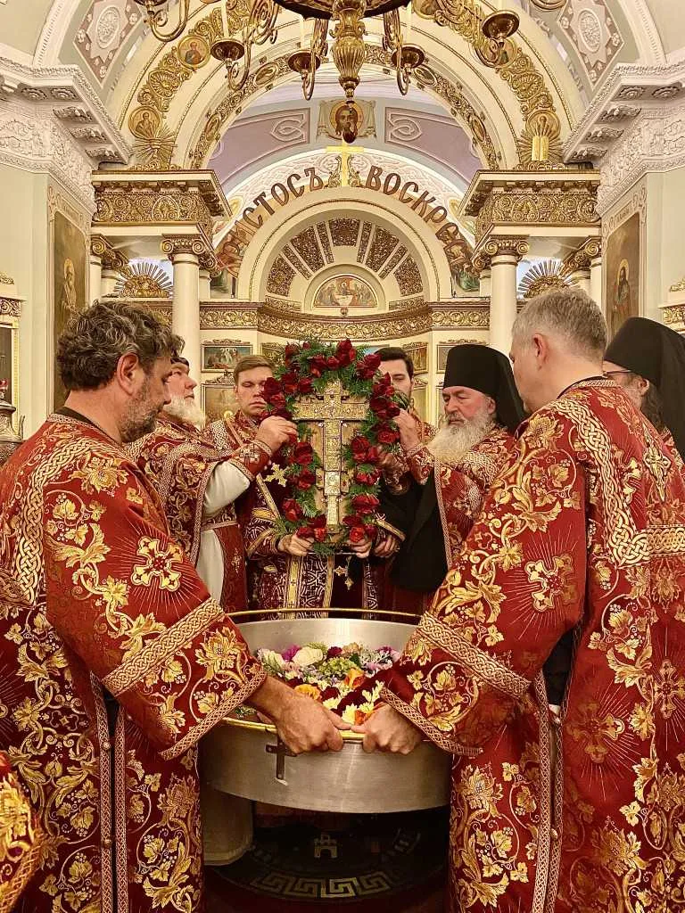 В Даниловом монастыре прошли торжественные богослужения праздника Воздвижения Креста Господня