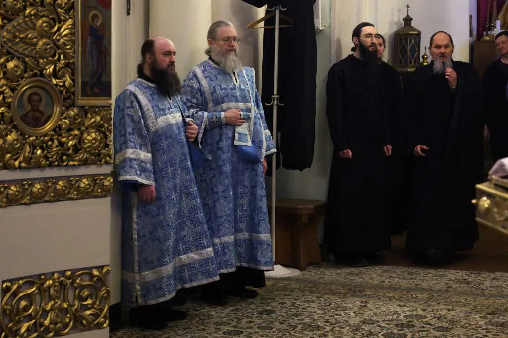 В Даниловой обители встретили праздник Сретения Господня