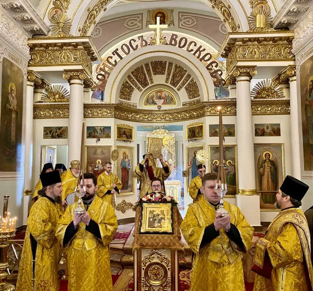 Божественная Литургия в Троицком соборе Данилова монастыря в Неделю о блудном сыне