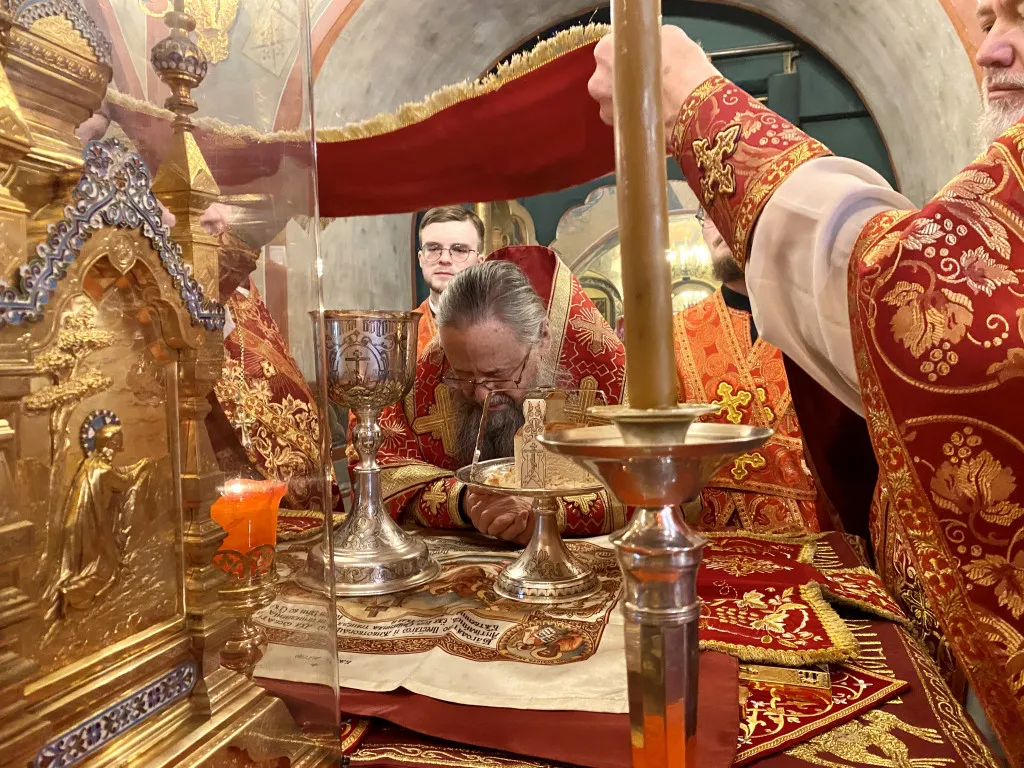 В день Радоницы епископ Алексий совершил Божественную Литургию в Даниловом монастыре