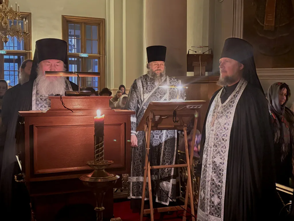 В Даниловом монастыре совершена утреня Четвертка Великого канона