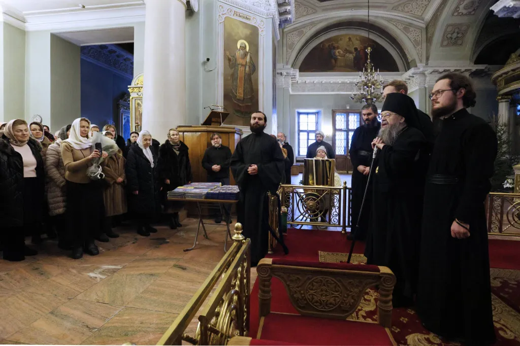 Сотрудники Даниловой обители поздравили владыку наместника с праздником Рождества Христова