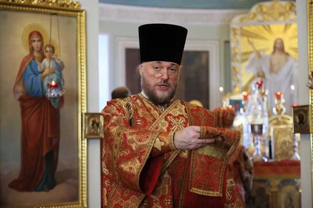 Торжественное богослужение в Неделю 5-ю по Пасхе, день памяти святителя Алексия Московского