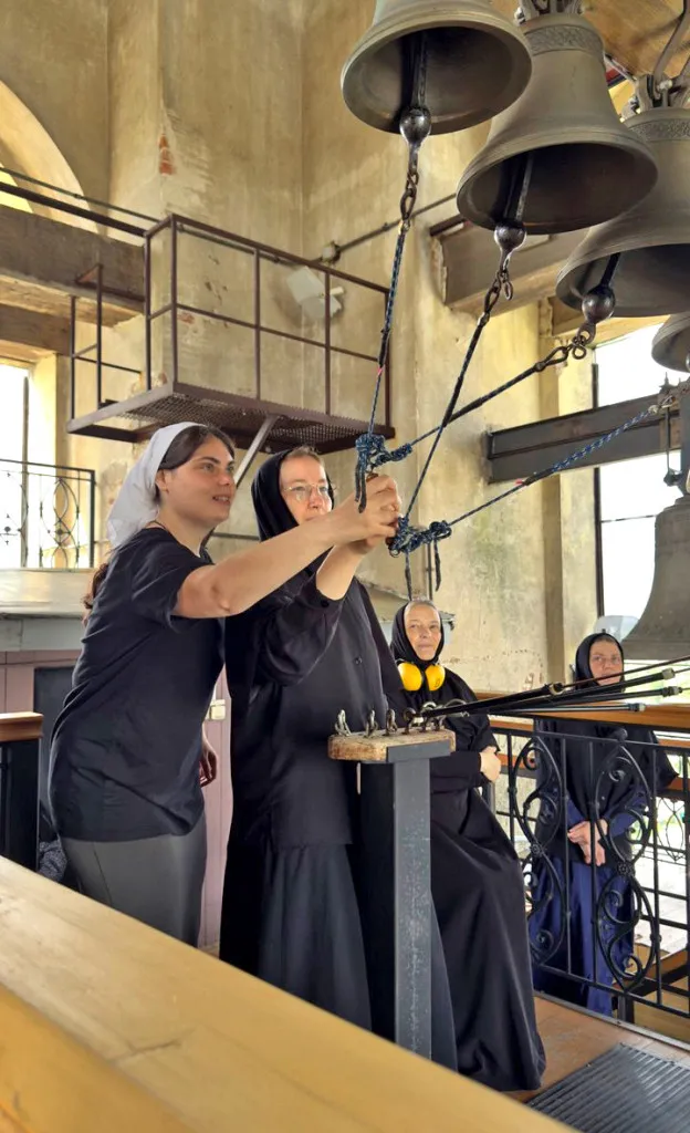 Звонарь Данилова монастыря провела занятия с дивеевскими сестрами